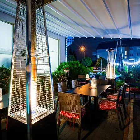 Glamour - Restaurant & Ξενοδοχείο με διαμερίσματα 3*