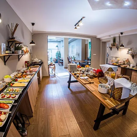 Ξενοδοχείο με διαμερίσματα Glamour - Restaurant & 3*