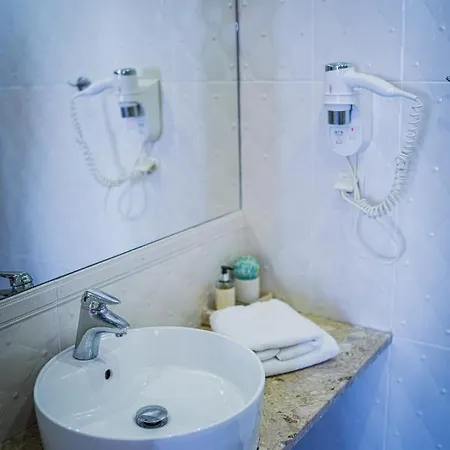 Glamour - Restaurant & 4*