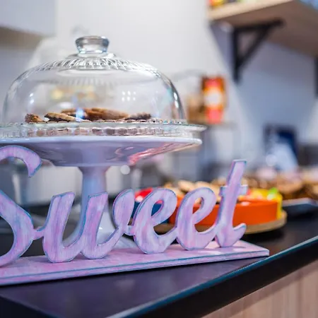 Glamour - Restaurant & 4*