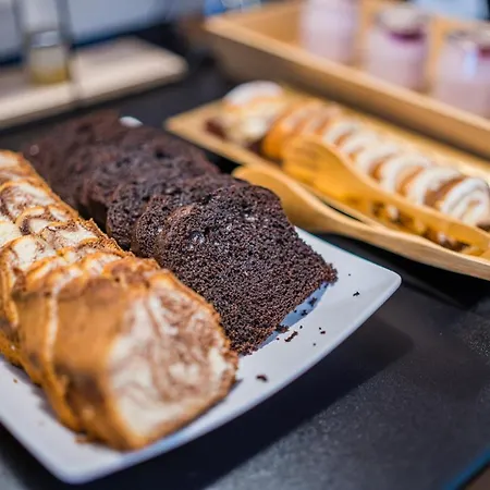 Glamour - Restaurant & 公寓式酒店 4*