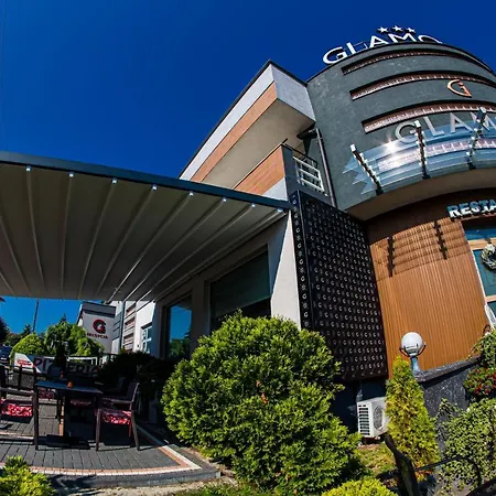 Glamour - Restaurant & Ξενοδοχείο με διαμερίσματα Przeźmierowo