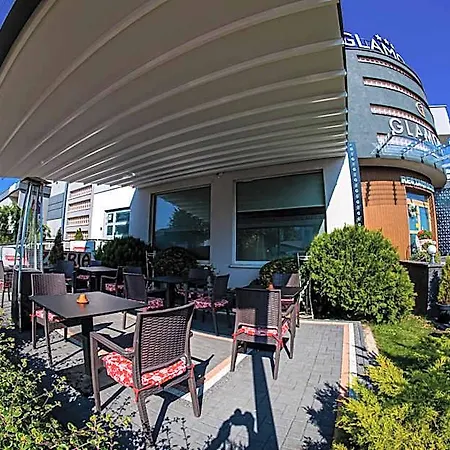 Apart Otel Glamour - Restaurant & Przeźmierowo