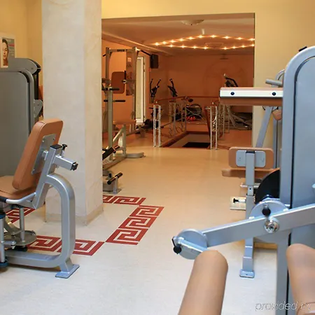 Glamour - Restaurant & 公寓式酒店 4*