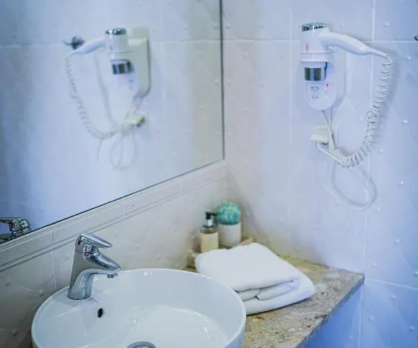 Glamour - Restaurant & 4*