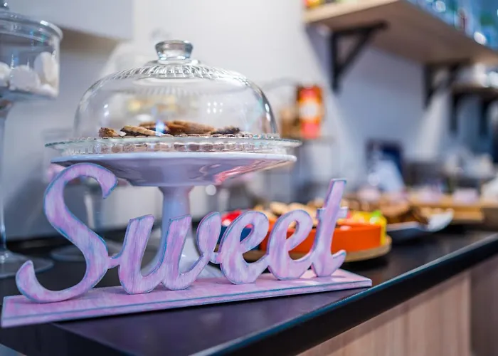 Glamour - Restaurant & 4*