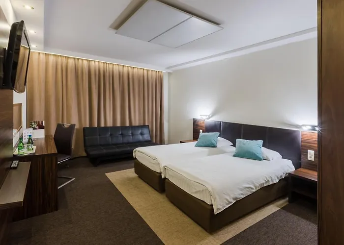 Glamour - Restaurant & 4*